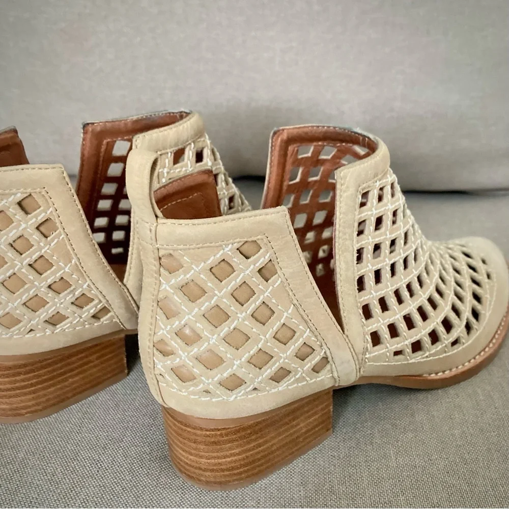 Jeffrey Campbell US 7 Taggart Open-Weave Suede Booties Tan / Beige Western Chic